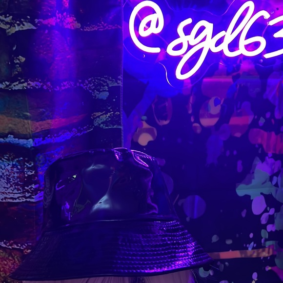 New Wet look Black Bucket Hat - Picture 9 of 9